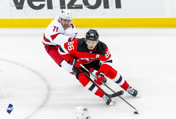 Devils' Jack Hughes set to face brother Quinn and Vancouver Canucks